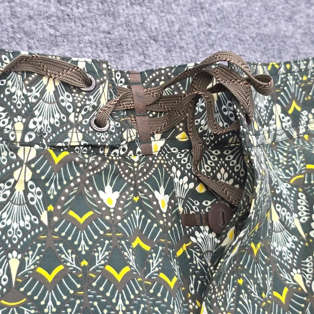 Patagonia Mens Wayfarer Boardshorts 36 Green Floral Swim Shorts Unlined